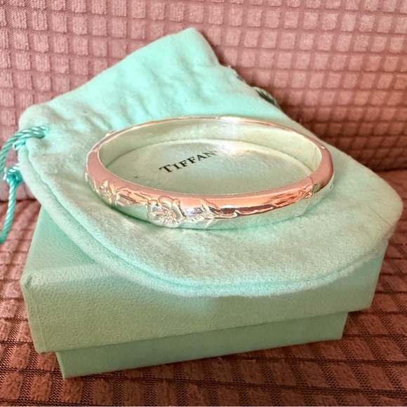 Tiffany & Co 2003 Nature Rose Sterling Silver Bangle Bracelet Hinged Vintage - Picture 1 of 16